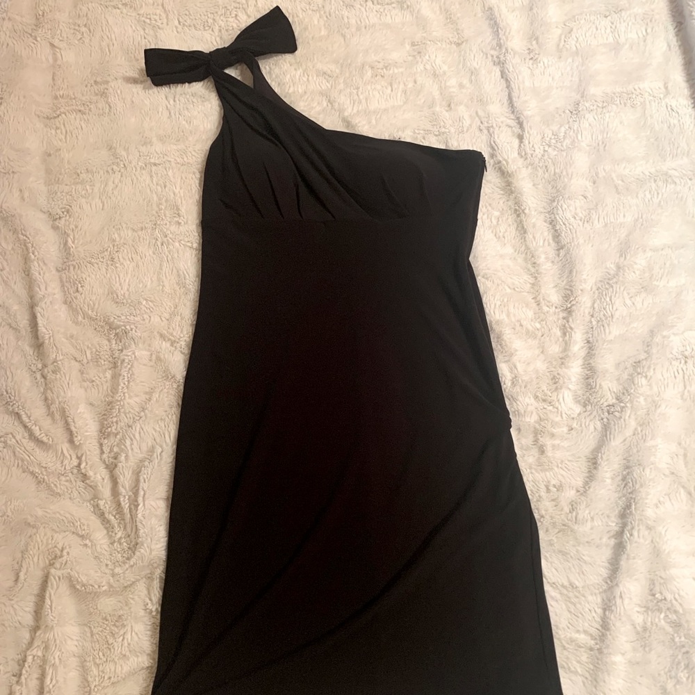 🎉 Black one shoulder cocktail dress